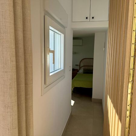 Sunnypalms - Beachfront Penthouse With Stunning Sea View Естепона Екстер'єр фото