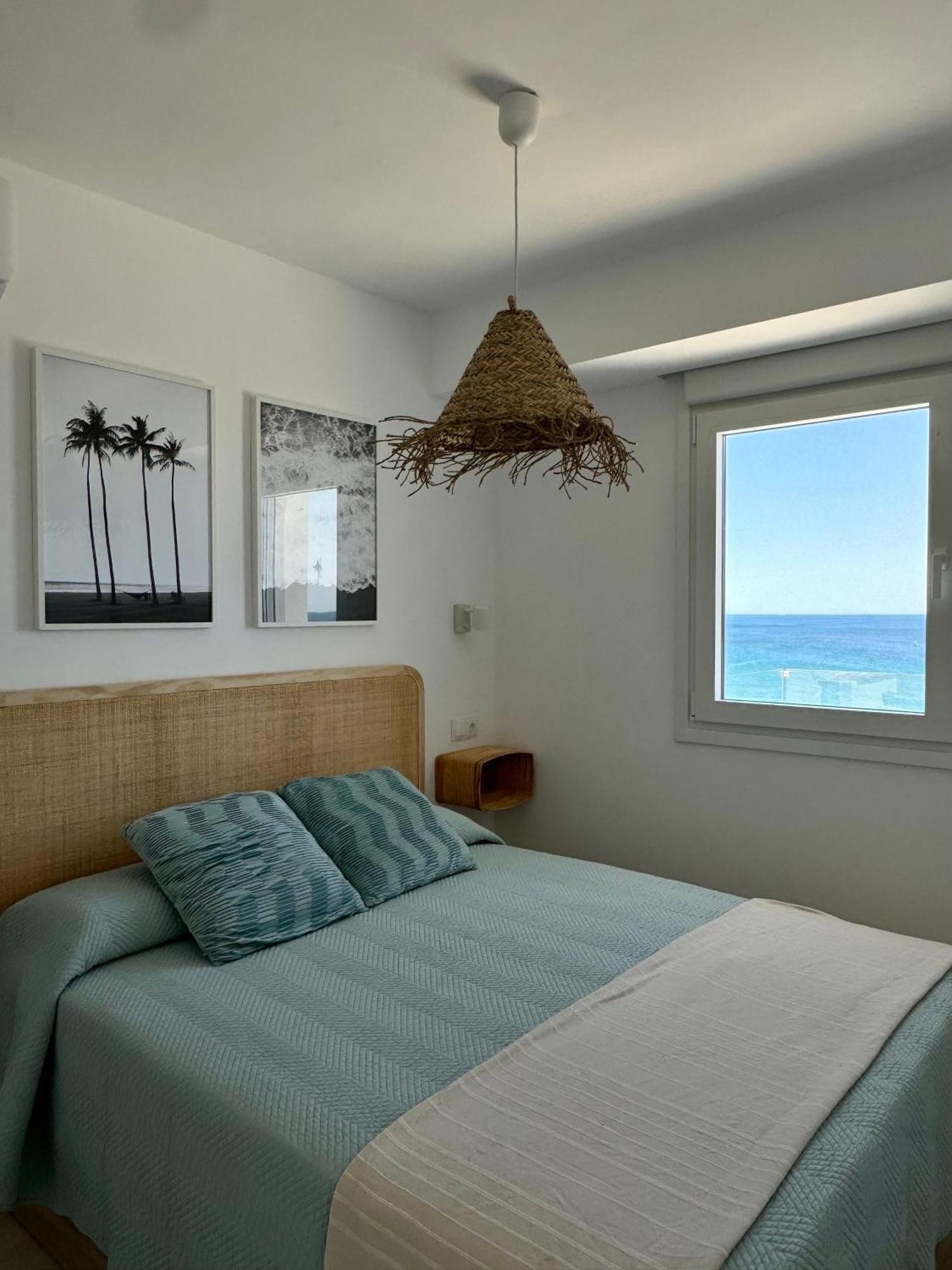 Sunnypalms - Beachfront Penthouse With Stunning Sea View Естепона Екстер'єр фото